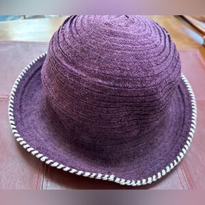 Totally Reversible Purple & Pink Pattern to Solid Purple. 2 in1. BETMAR NewYork.